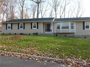 30 Kendall Dr, New City, NY 10956