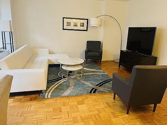 4th image of 150 W 51st St APT 2119