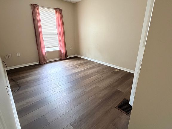 3rd image of 9963 Ashburn Lake Dr