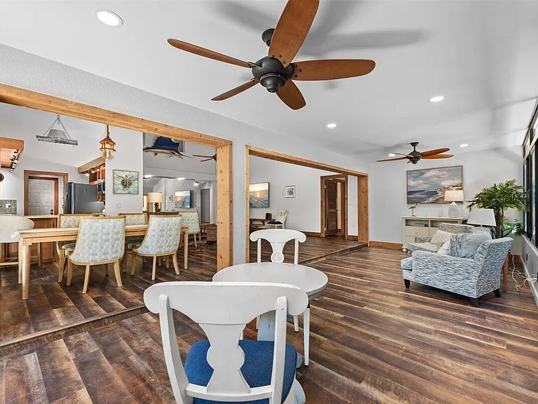 109 Seashore Dr — Photo 13