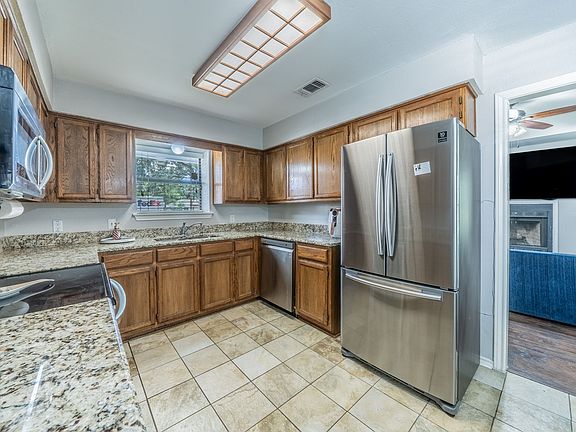 3rd image of 532 Rawls Cir