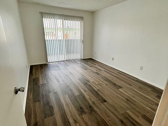 5th image of 14511 Larch Ave APT 4