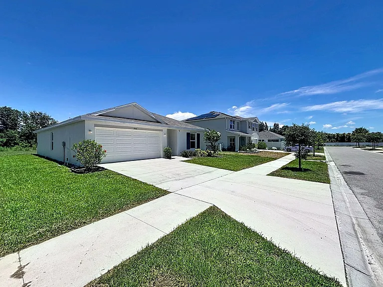 1906 Blue Stream St — Photo 28