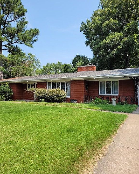 1st image of 1718 Crestwood Dr