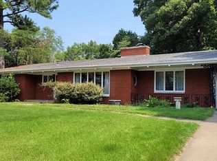 1718 Crestwood Dr, Cape Girardeau, MO 63701