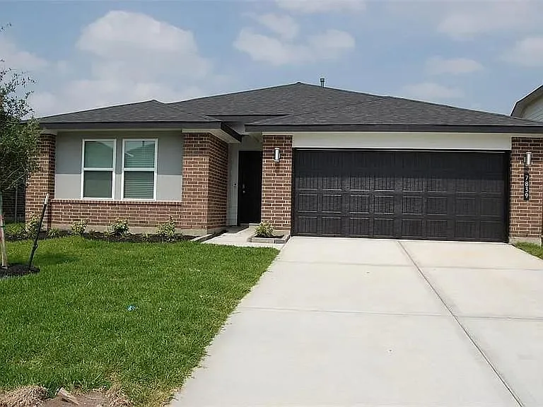 7839 Murciana Dr — Photo 1