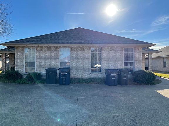 2nd image of 2312 Antelope Ln