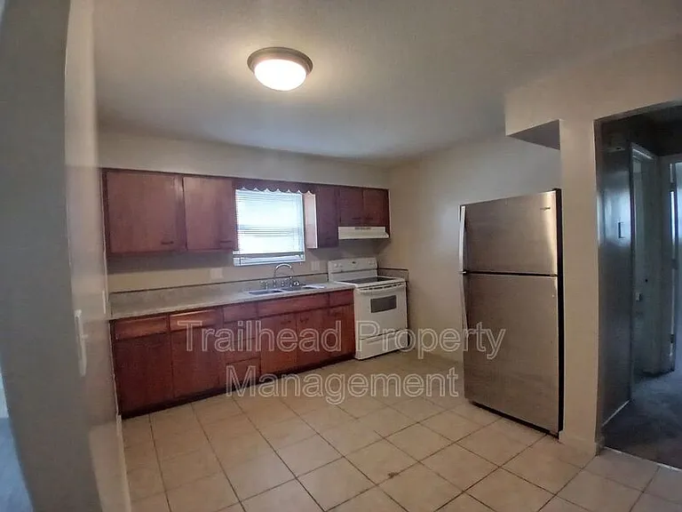 3325 S Oxford Ave #A — Photo 11