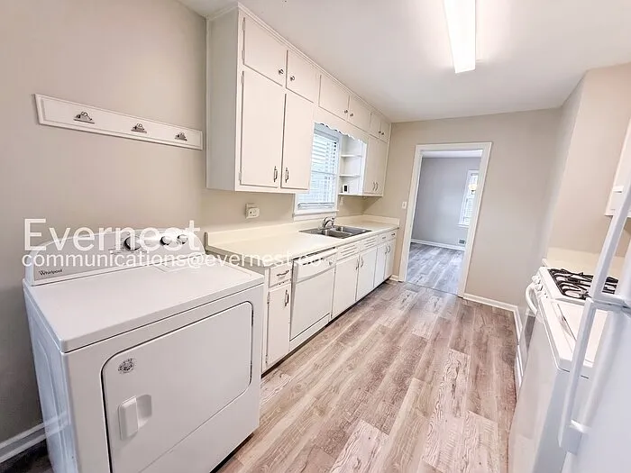 106 Acton Ave — Photo 2