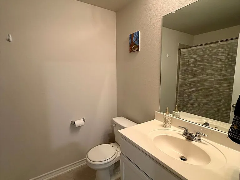 6811 Whisper Grv — Photo 5
