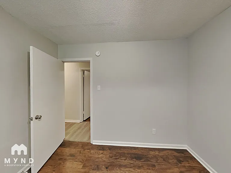4734 Bradford Dr — Photo 10