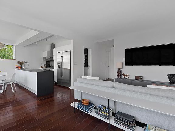 5th image of 639 6th Ave APT 2