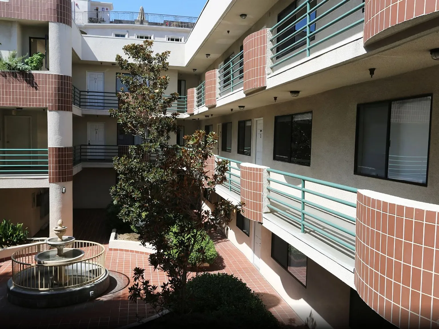 Cynthia Gardens...West Hollywood's most Desired Neighborhood...Remodeled Apartments...CALL NOW! — Photo 2