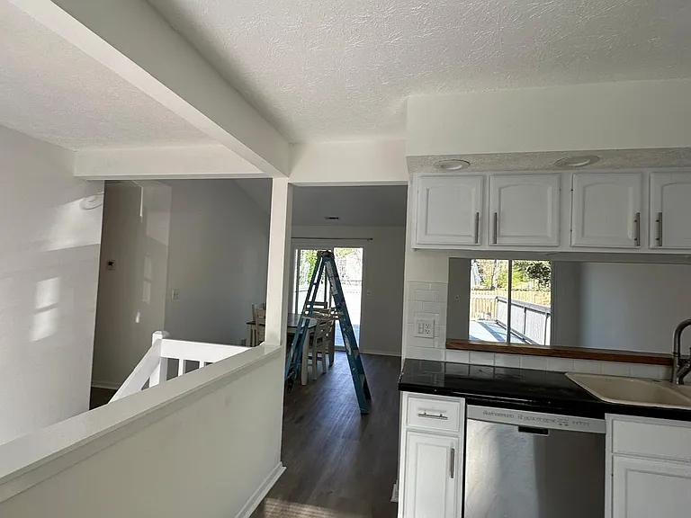 867 Highland Ter NE — Photo 1