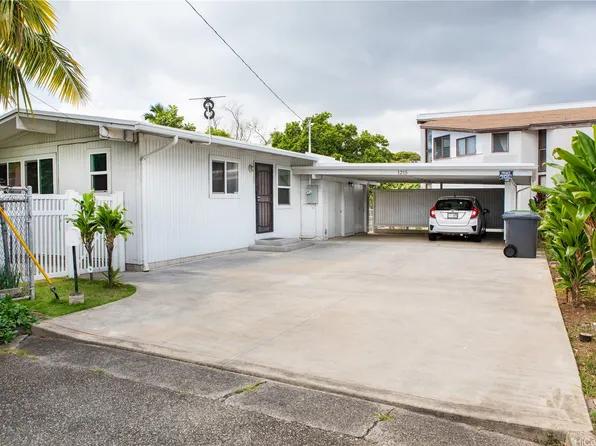 1215 Pohaku Pl, Honolulu, HI 96817