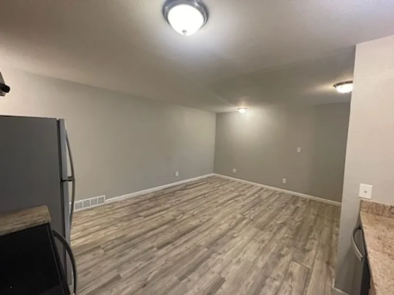 208 W Baseline Rd — Photo 6