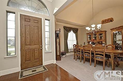 5th image of 103 Everett Ct