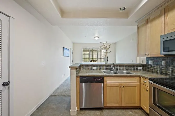 7907 NE Rockne Way — Photo 5