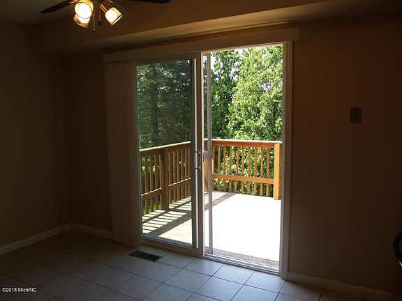 4th image of 4793 Stauffer Ave SE