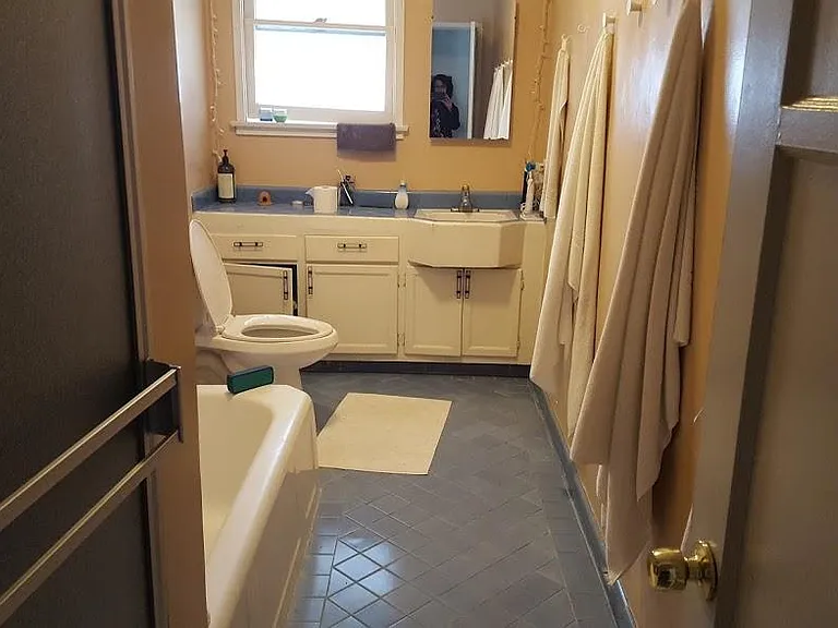 331 S Cochran Ave — Photo 6