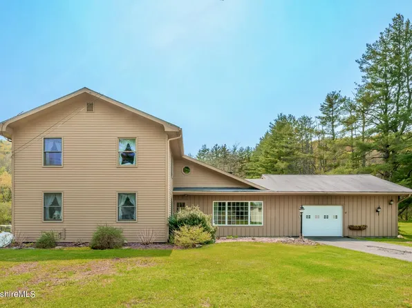 10 Ramsey Ave, Great Barrington, MA 01230