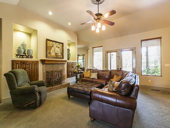 5th image of 1424 W Maze Cir