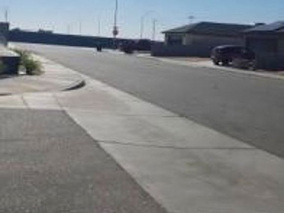 Exterior Neighborhood (street photo)