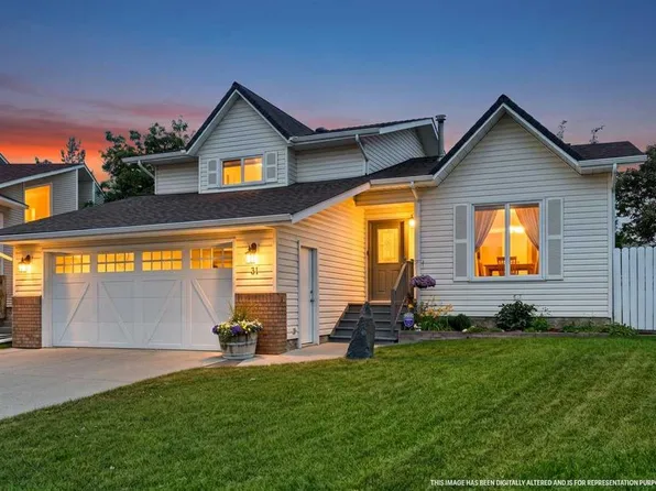 31 SW Scenic Cove Pl NW, Calgary, AB T3L 1M6