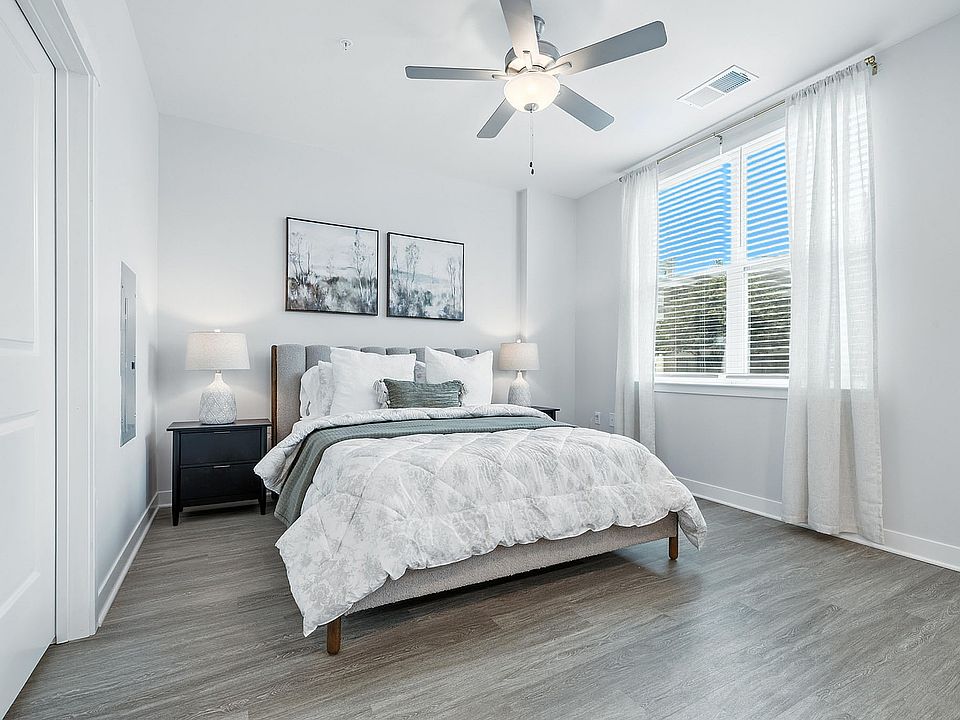 Bright & Neutral Colored Bedroom