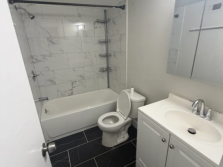 134 Sandybrooke Dr — Photo 2