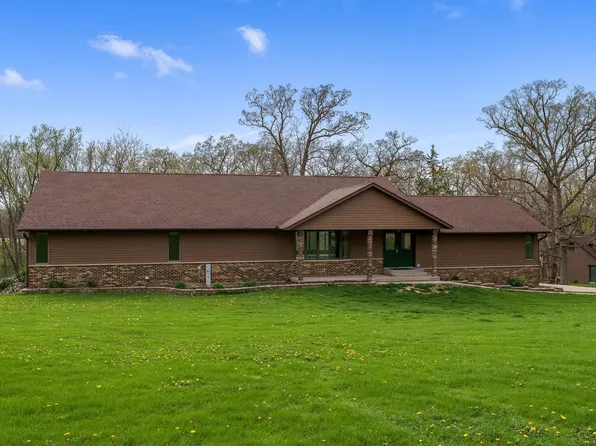 10446 N Davis Rd, Davis, IL 61019