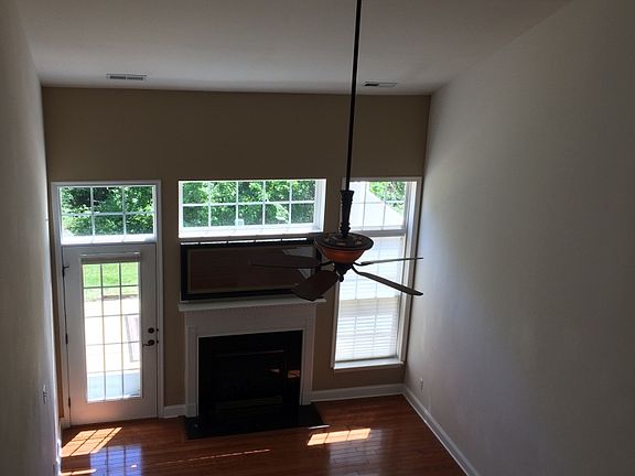 3rd image of 5803 Park Creste Dr