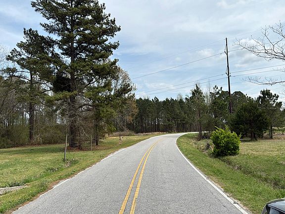 4th image of 2935 Woodlawn Rd