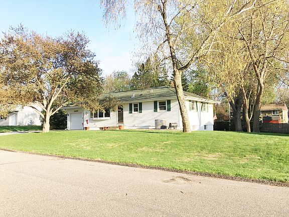 2nd image of 11103 Oak Knoll Ter N
