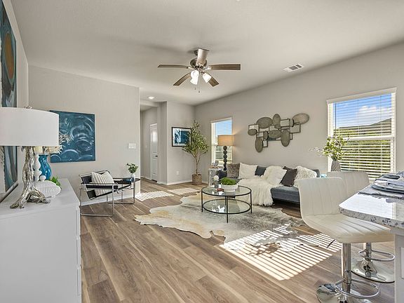 4th image of 176 Damon Dr