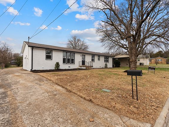 3rd image of 3933 Augusta Dr