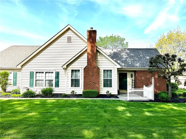 53 Village Ct, Columbiana, OH 44408