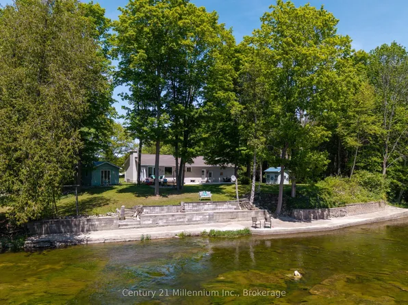1 Crescent St, South Bruce Peninsula, ON N0H 2T0