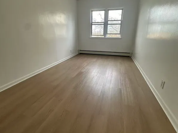 6117 185th St Fl 3, Fresh Meadows, NY 11365