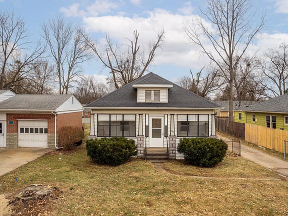 3rd image of 986 N Prospect Rd