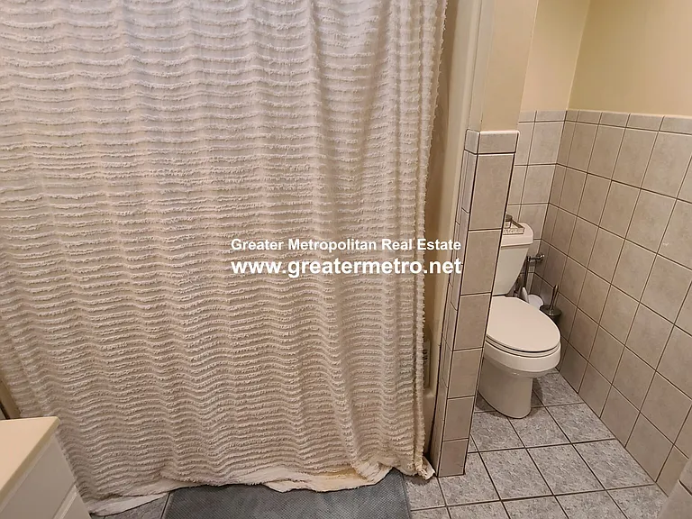 414 Hanover St — Photo 15