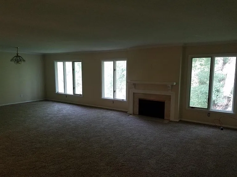 5311 Malibu Dr — Photo 7