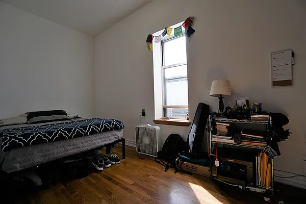 Rented by Compass | media 7