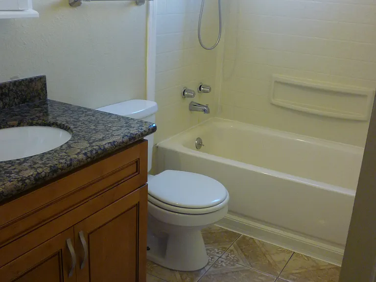 201 Thomas Way — Photo 9