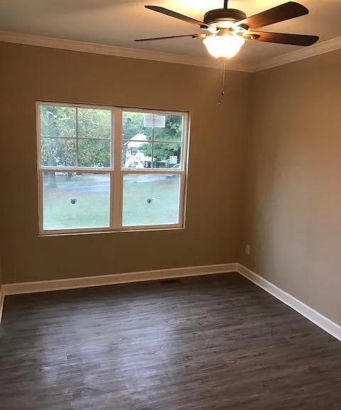 1512 Galloway St — Photo 6