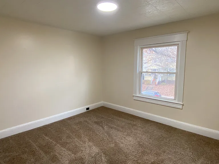 359 Wright Ave — Photo 5
