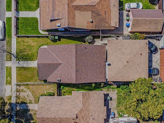 3rd image of 3787 S La Salle Ave