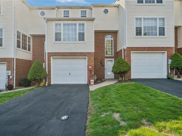 314 Links Ct, Delmont, PA 15626