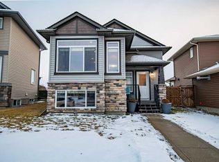 73 N Bowman Cir, Sylvan Lake, AB T4S 0H9