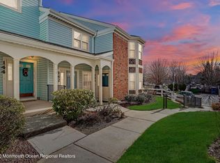 141 Tulip Ln, Freehold, NJ 07728